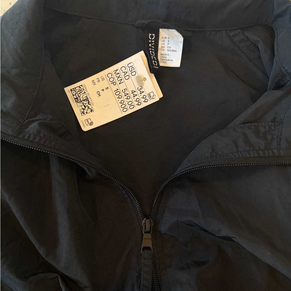 H&M light windbreaker jacket - Picture 2 of 3